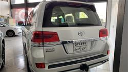 تۆیۆتا لاند کروزەر